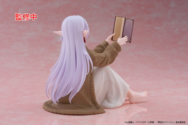 TAITO Frieren: Beyond Journey's End Desktop Cute Figure - Frieren (Roomwear Ver.) | 0840342403004