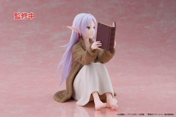 TAITO Frieren: Beyond Journey's End Desktop Cute Figure - Frieren (Roomwear Ver.) | 0840342403004