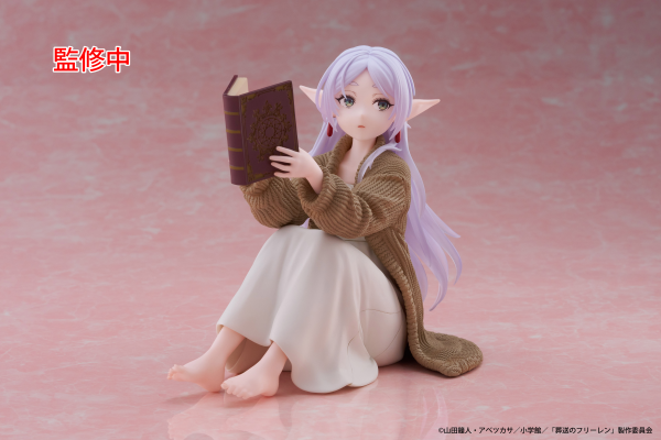 TAITO Frieren: Beyond Journey's End Desktop Cute Figure - Frieren (Roomwear Ver.) | 0840342403004