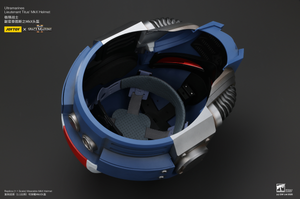 JOYTOY Ultramarines Lieutenant Titus' MKX Helmet