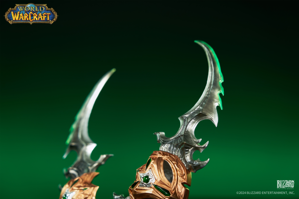 HEX Collectibles World of Warcraft 20th Anniversary Warglaives of Azzinoth Collector's Edition Replica | 6974281170230