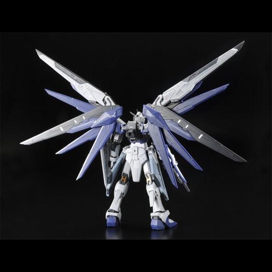 P-Bandai RG 1/144 ZGMF-X10A Freedom Gundam Deactive Mode