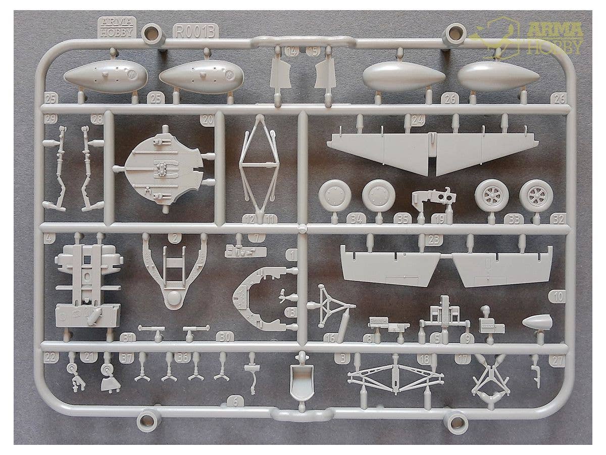 Arma Hobby 1/72 FM-2 Wildcat, Expert Set | 5902734373175