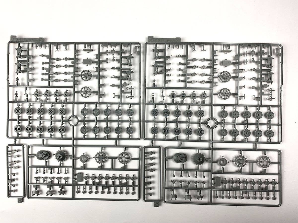 AK Interactive 1/35 PZ.KPFW.IV Ausf.D Deutsche Afrika Korps Plastic Model Kit | 8435568328907