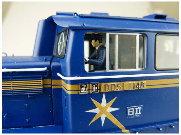Aoshima 1/45 Diesel locomotive DD51 Limited Express Hokutosei | 4905083010006