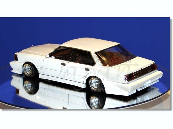 Aoshima 1/24 Gloria 4DR HT 280E Brougham (Nissan) | 4905083042793