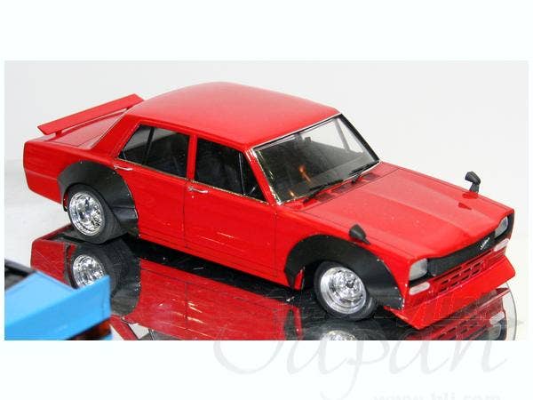 Aoshima 1/24 Skyline 2000GT 4DR '71 (Nissan) | 4905083050651