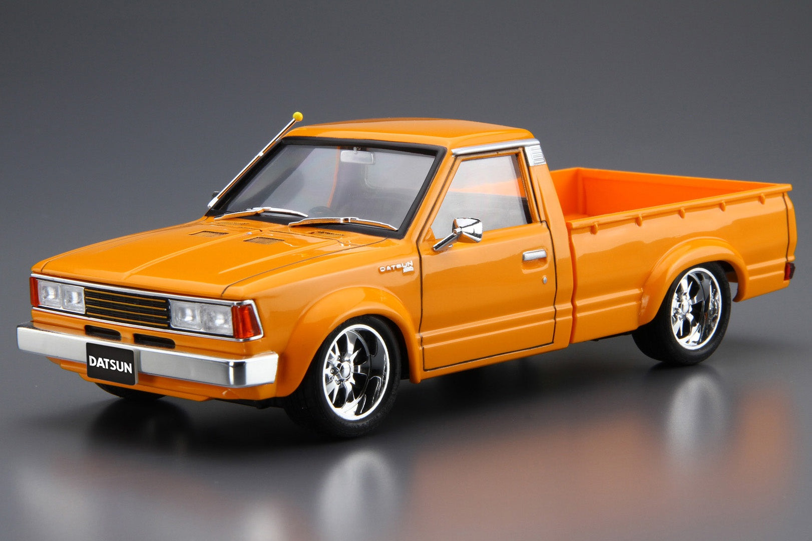 Aoshima 1/24 Datsun Truck Custom '82 Nissan | 4905083058404