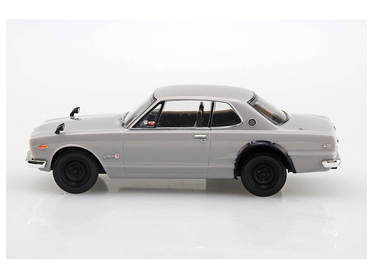 Aoshima 1/32 SNAP KIT #09-A Nissan Skyline 2000 GT-R (SILVER) | 4905083058824