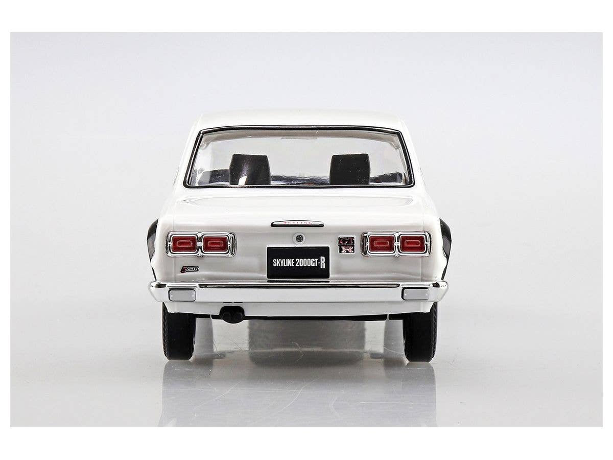 Aoshima 1/32 SNAP KIT #09-B Nissan Skyline 2000GT-R (WHITE) | 4905083058831