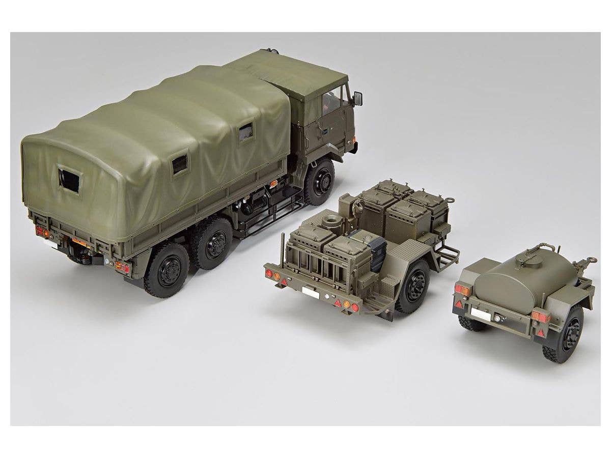 Aoshima 1/35 3 1/2t Truck (SKW-476) w/Field Kitchen & Water Tank Trailer | 4905083058916