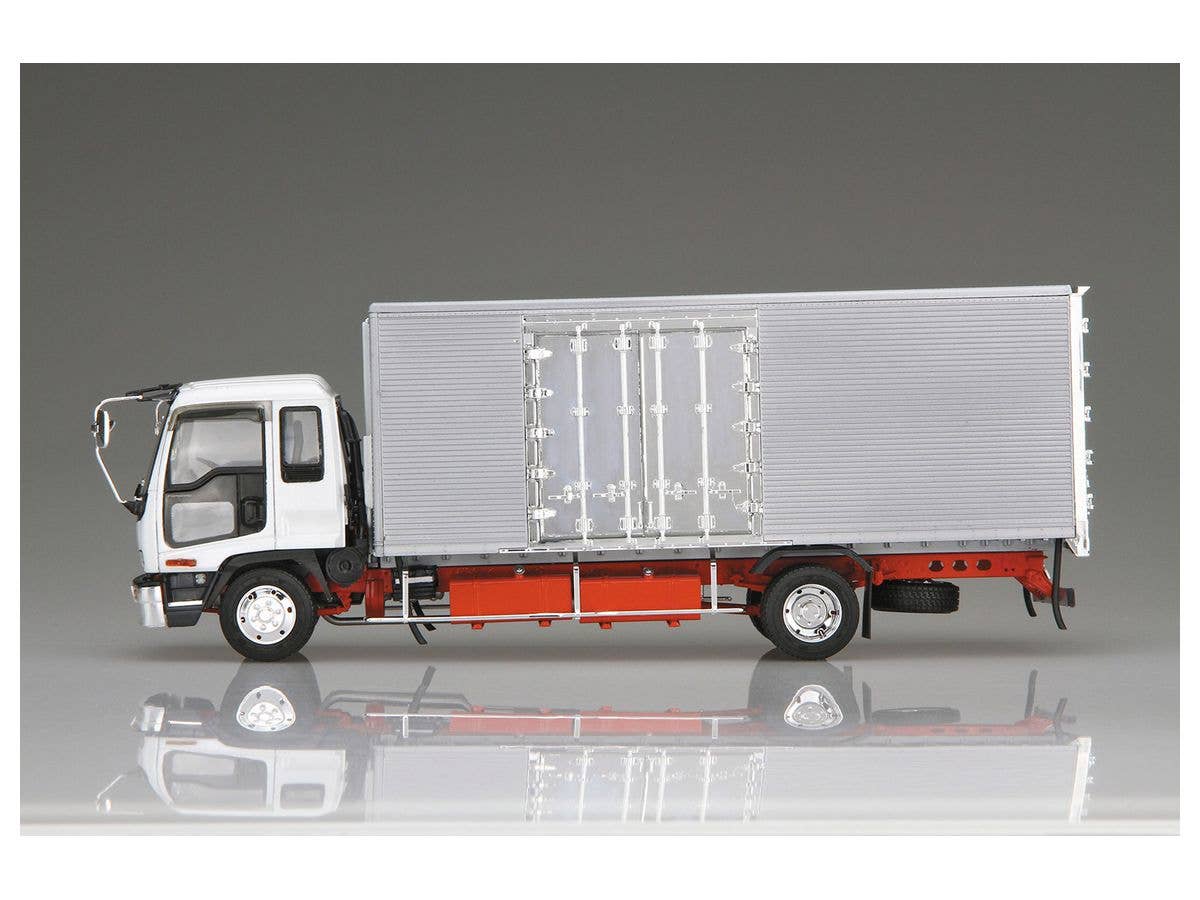 Aoshima 1/32 Isuzu Forward Histar Reefer | 4905083059203
