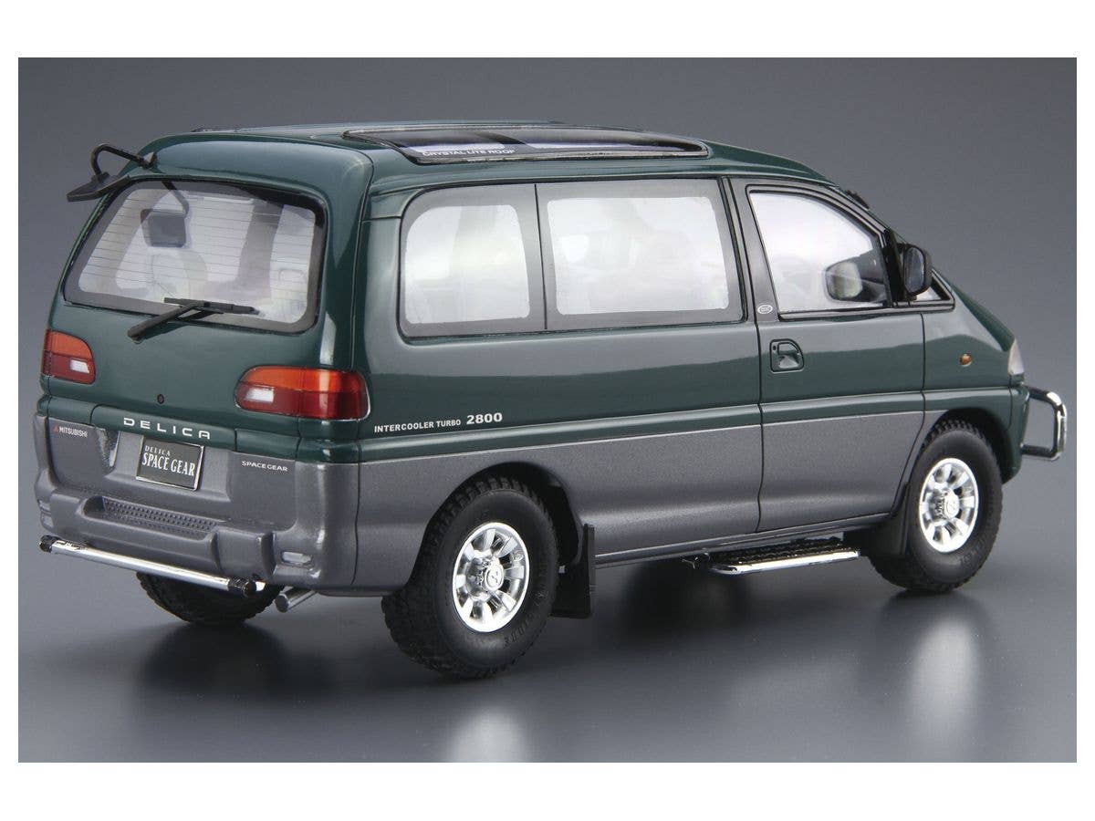 Aoshima 1/24 Mitsubishi PE8W Delica Space Gear '96 | 4905083061404