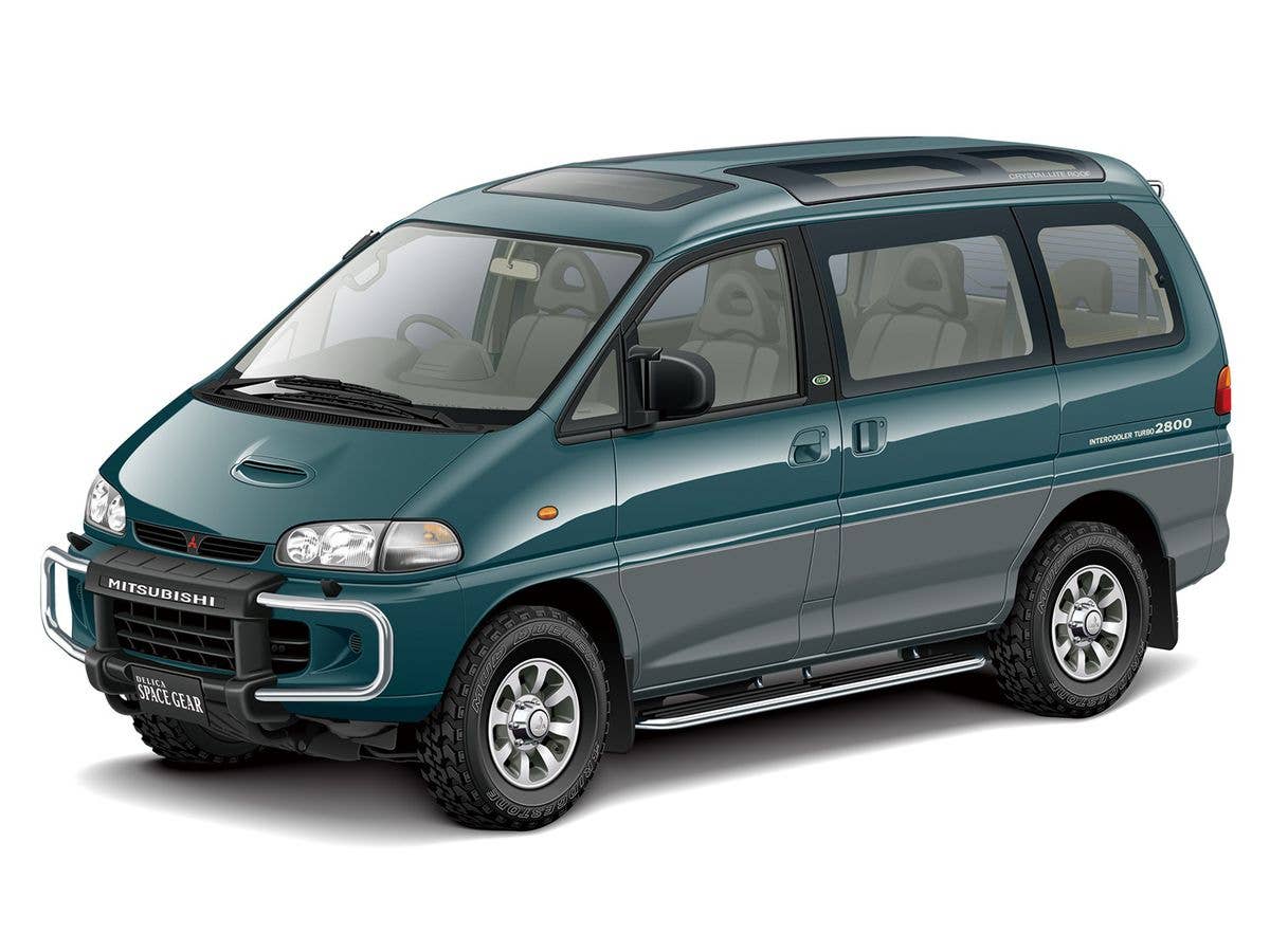 Aoshima 1/24 Mitsubishi PE8W Delica Space Gear '96 | 4905083061404