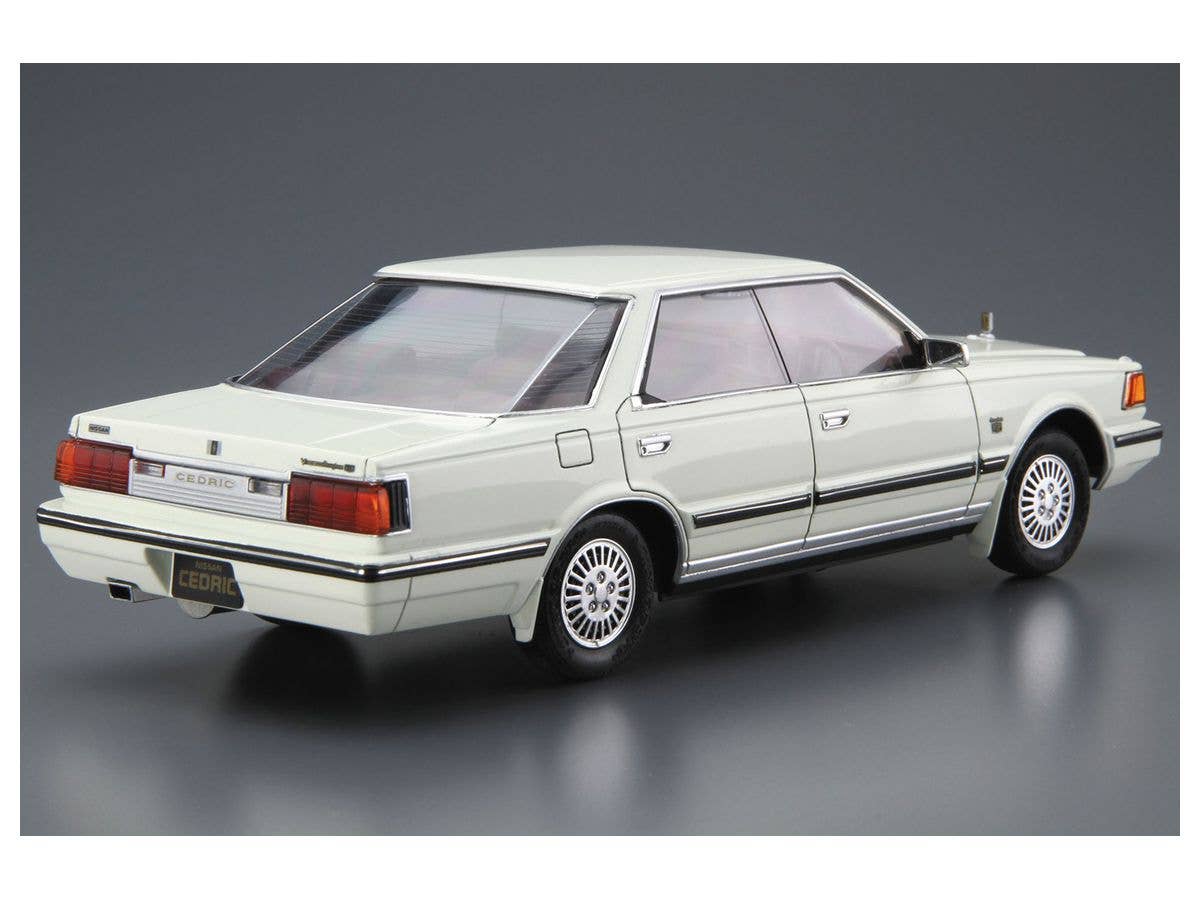 Aoshima 1/24 Nissan Y30 Cedric/Gloria 4HT V30E Brougham VIP '83 | 4905083061459