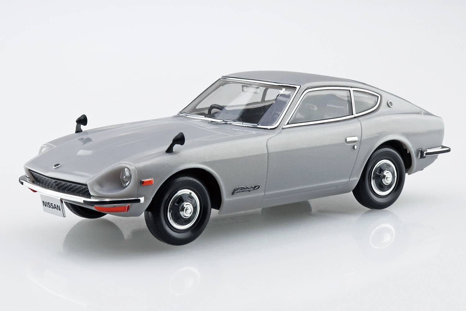 Aoshima 1/32 SNAP KIT #13-D Nissan S30 Fairlady Z (Silver) | 4905083062586