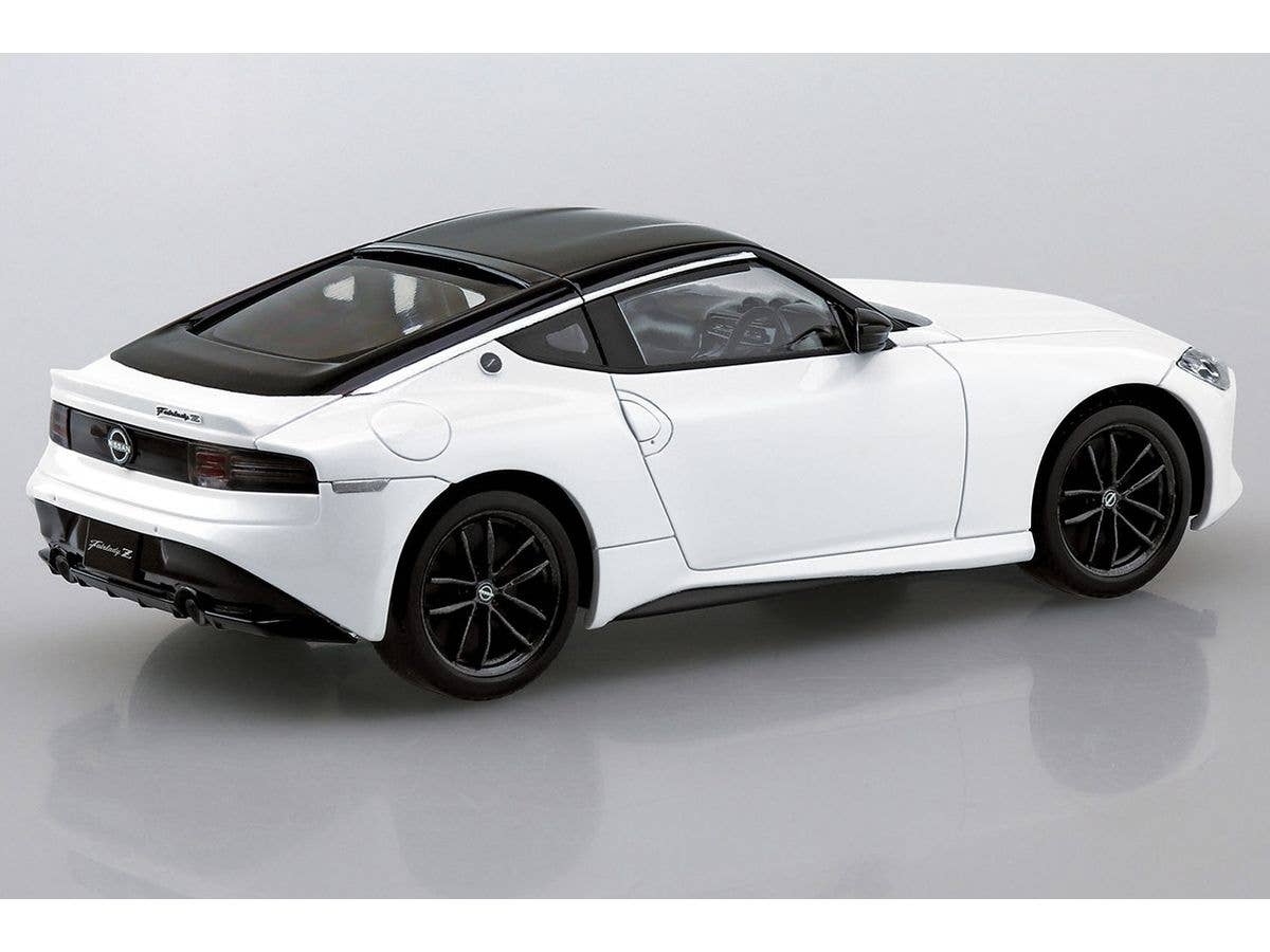 Aoshima 1/32 SNAP KIT #17-E Nissan RZ34 Fairlady Z (Prism White) | 4905083062647