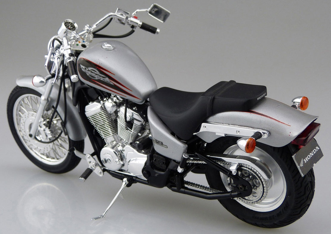 Aoshima 1/12 Honda NC26 Steed VSE '96 with Custom Parts