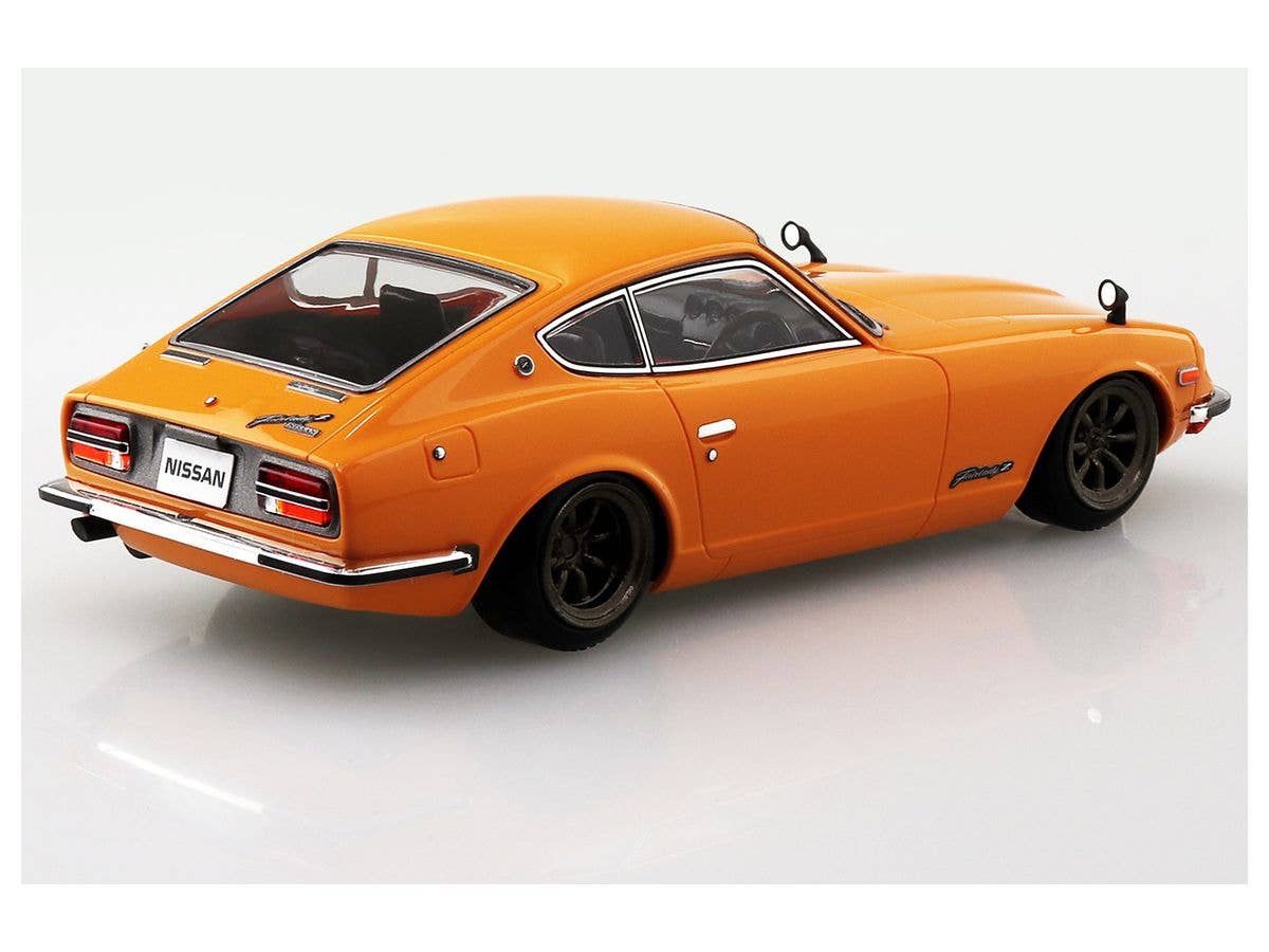 Aoshima 1/32 SNAP KIT #13-SP4 Nissan S30 Fairlady Z Custom Wheel (Safari Brown) | 4905083064771