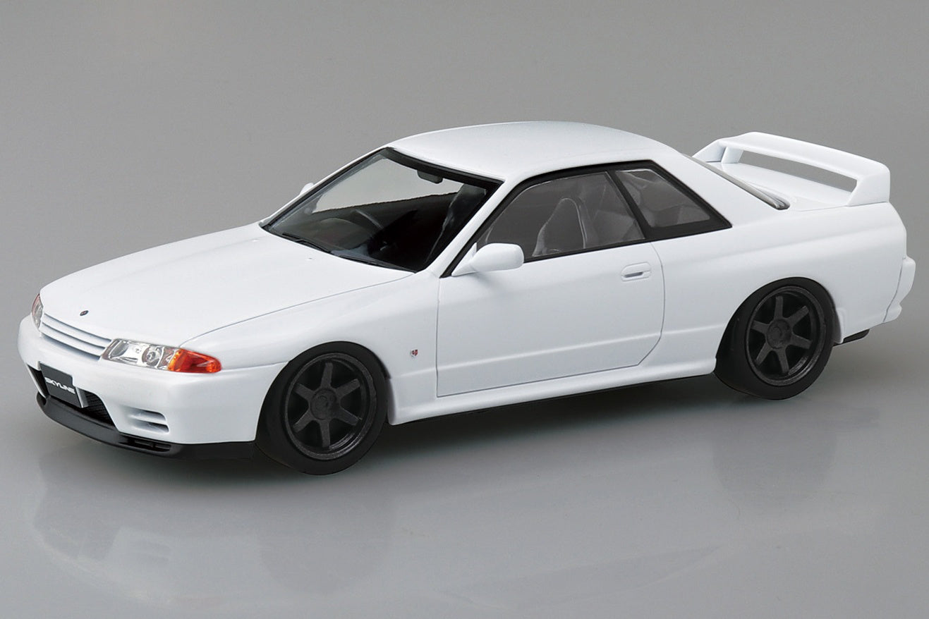 Aoshima 1/32 SNAP KIT Nissan R32 Skyline GT-R Custom Wheels (Crystal White) | 4905083066355