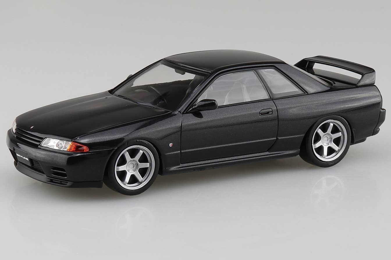 Aoshima 1/32 SNAP KIT Nissan R32 Skyline GT-R Custom Wheels (Black Pearl Metallic) | 4905083066362