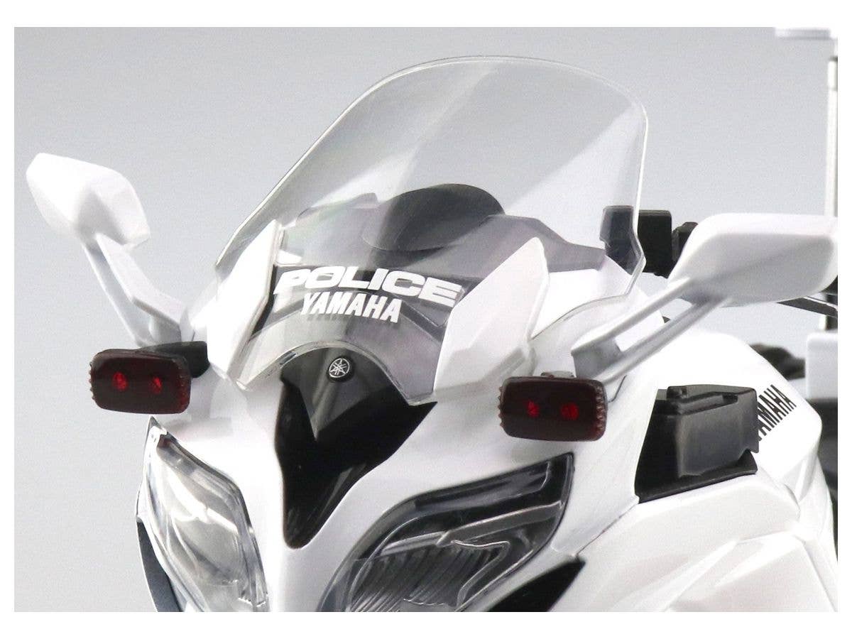 Aoshima 1/12 Yamaha FJR1300P Police Motorcycle (Metropolitan Police Department) Diecast Motorcycle | 4905083106785