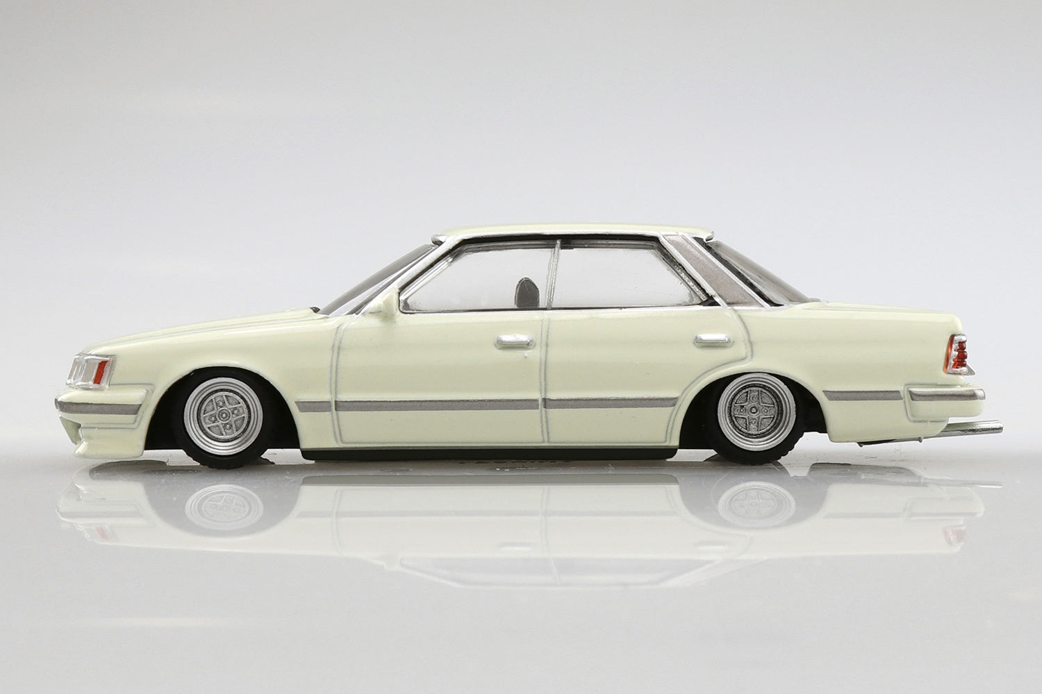 Aoshima 1/64 Mini Car Grand Champion Collection Part.12, Blind Box of 12