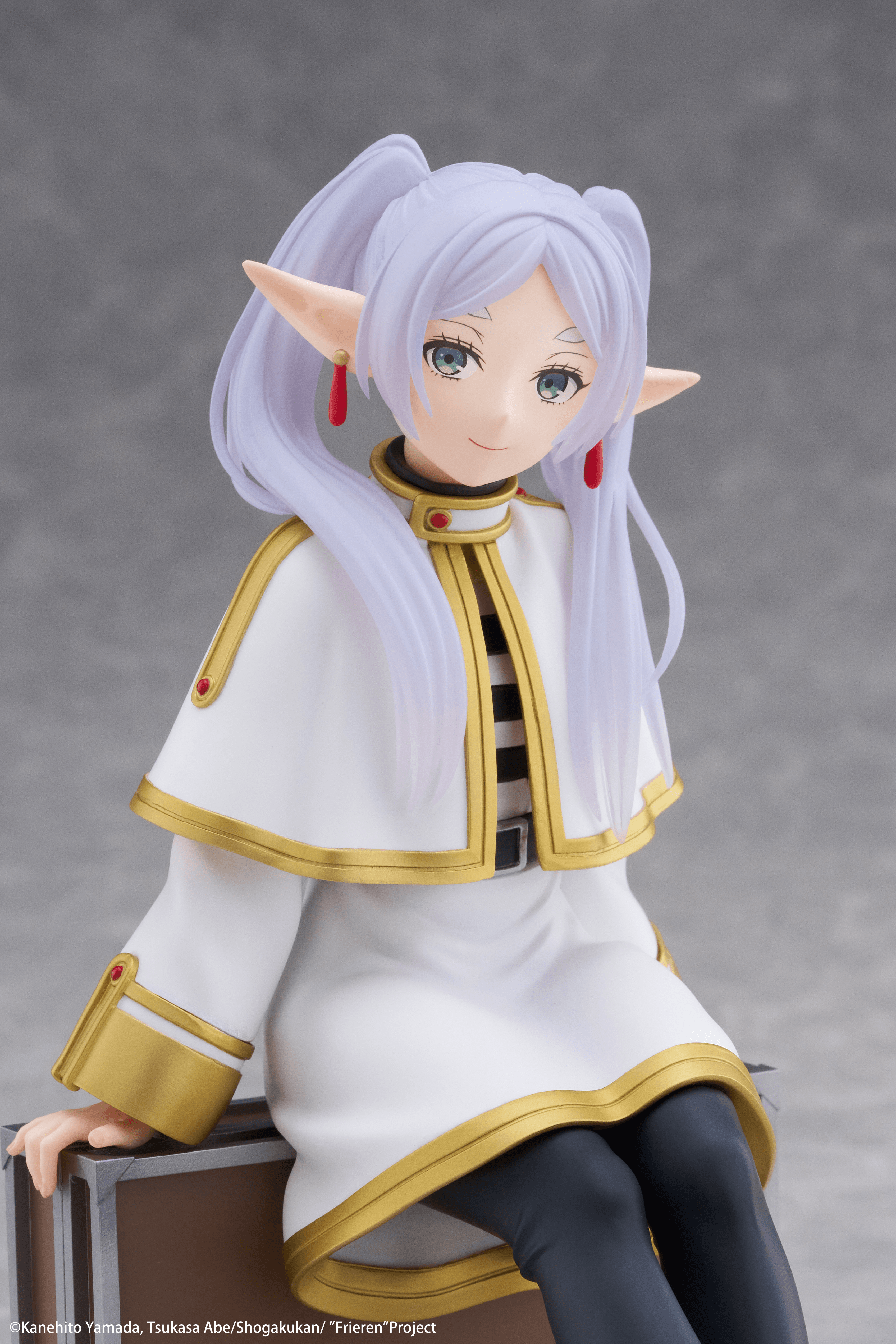 Frieren: Beyond Journey's End Desktop Cute Figure - Frieren (Trunk Case Ver.) Reissue | 840342405541