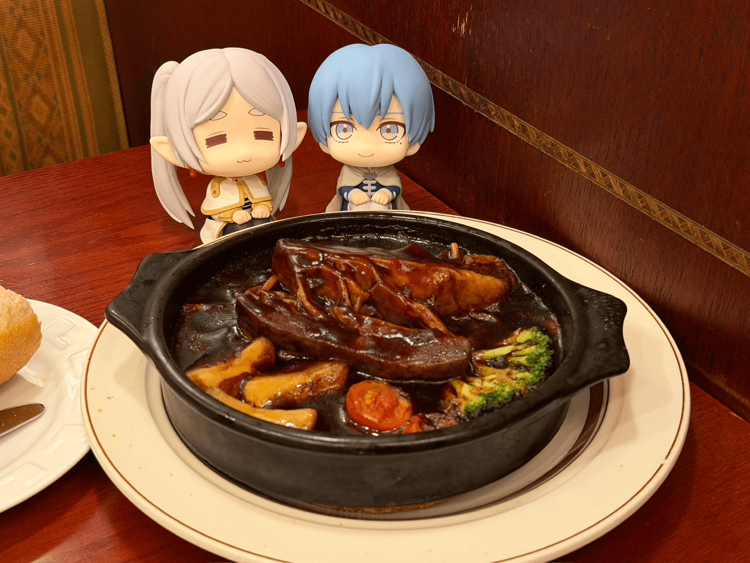 Lookup Frieren: Beyond Journey's End Frieren Droopy Face Ver. & Himmel set【with gift】 | 4535123849015