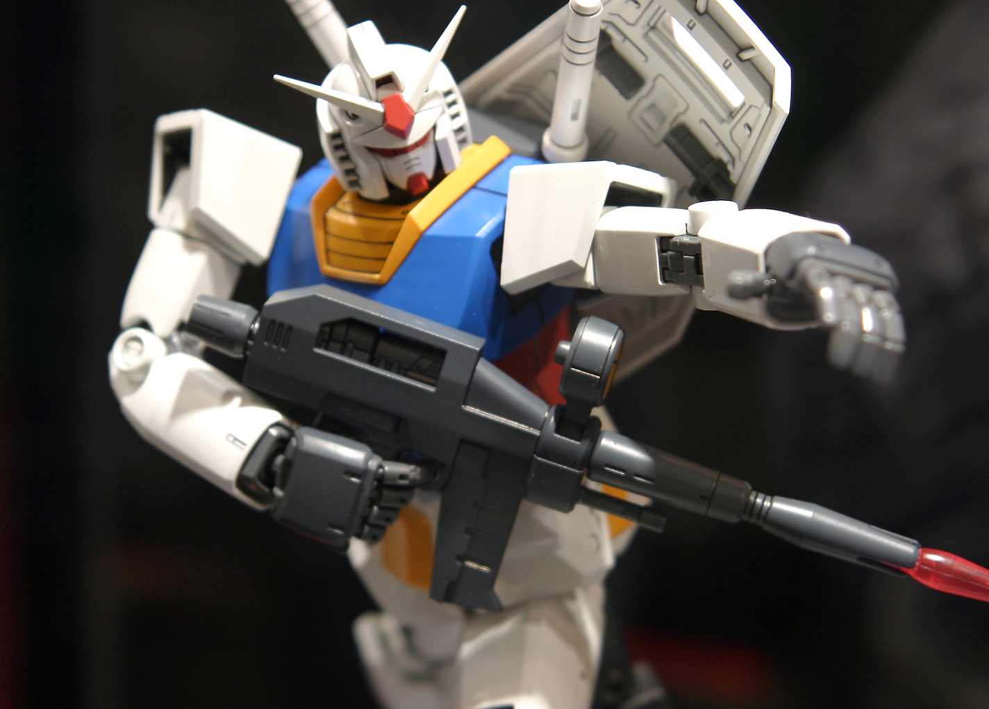 Bandai MG 1/100 RX-78-2 Gundam Ver.2.0 'Mobile Suit Gundam' | 4573102615831