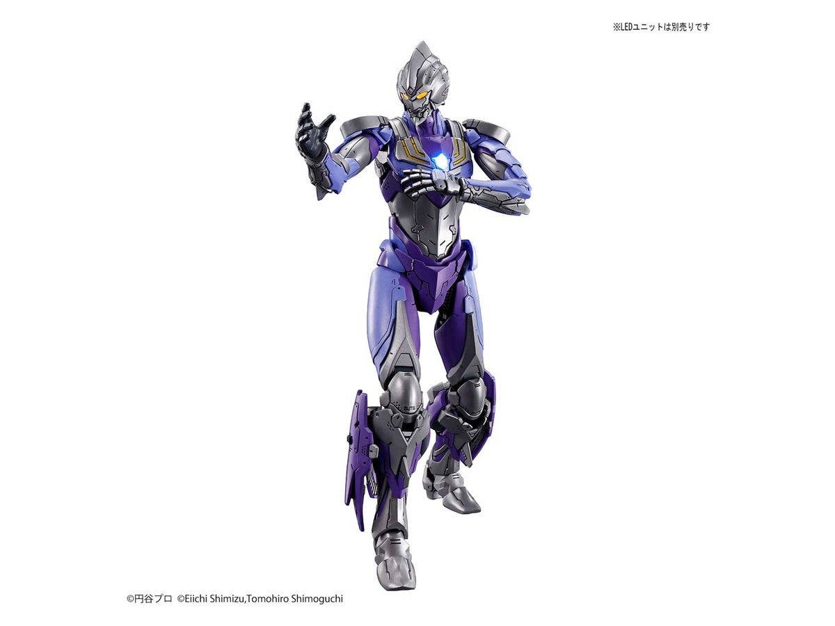 Bandai Spirits Hobby Figure-Rise Standard 1/12 Ultraman Suit Tiga Sky Type (Action Ver.) 'Ultraman' | 4573102616685