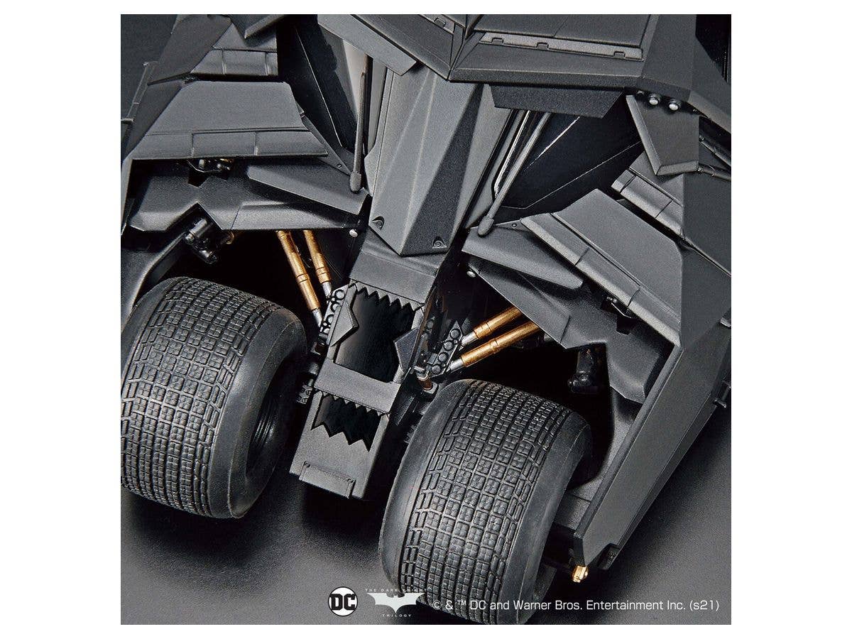 1/35 SCALE MODEL KIT BATMOBILE (BATMAN BEGINS Ver.) | 4573102621849