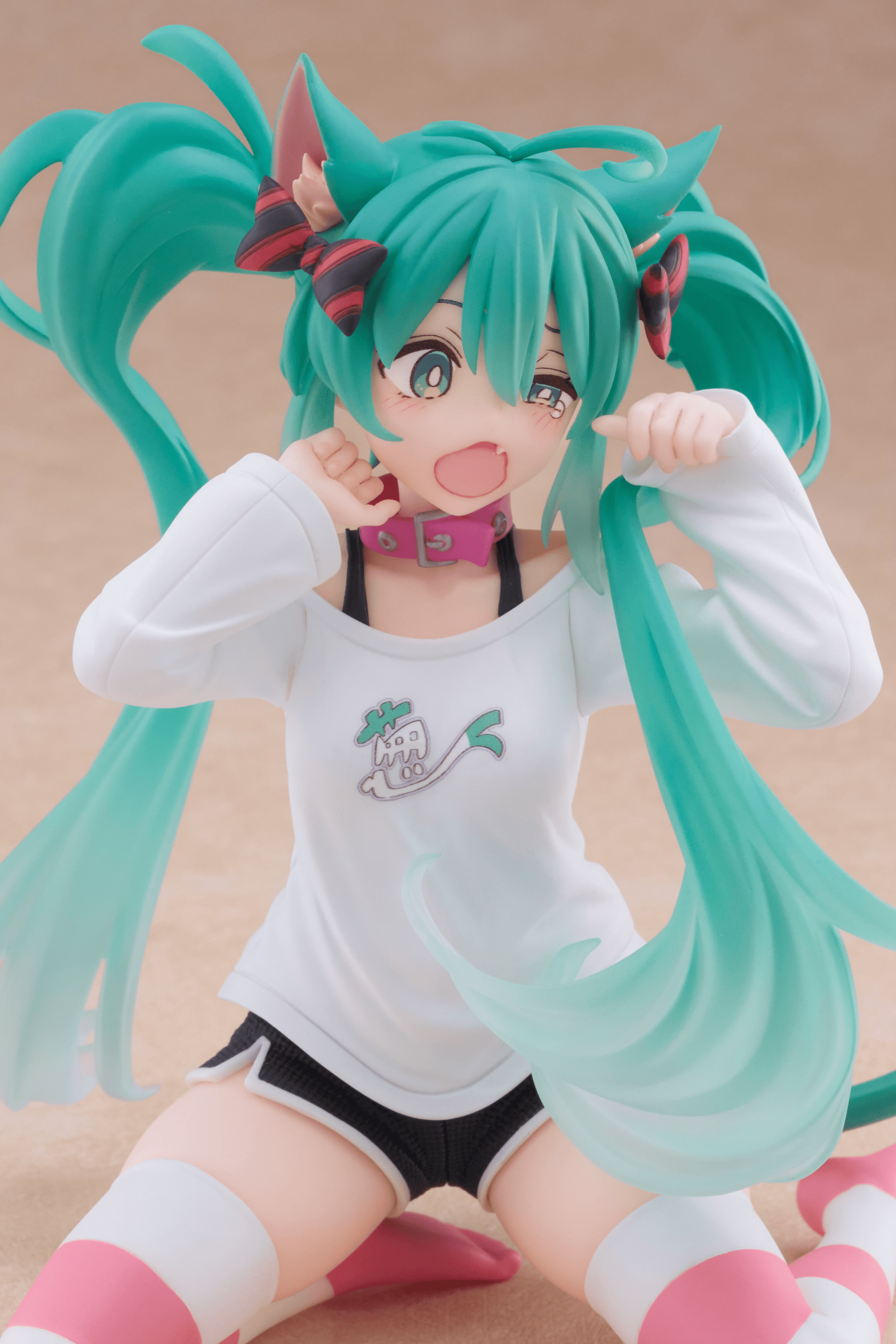 Hatsune Miku Desktop Cute Figure (Cat Ear T-Shirt Ver.) Reissue | 840342405251