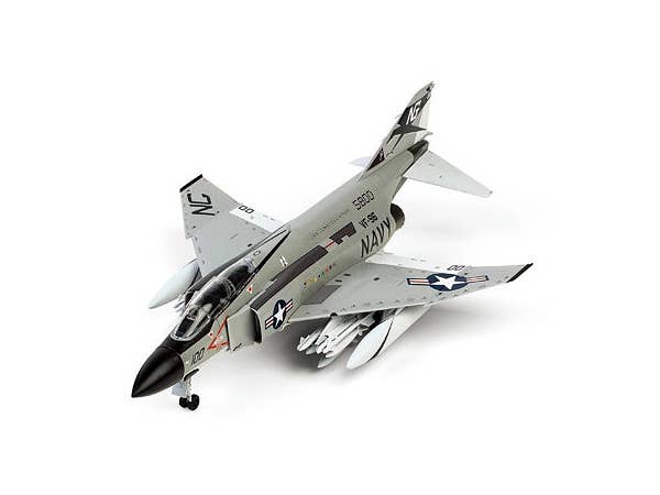 Doyusha 1/72 F-4J Phantom II "Showtime100” | 4975406412800