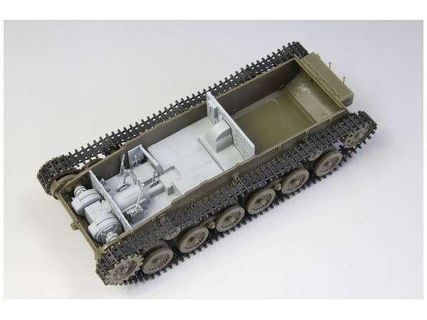 FineMolds 1/35 IJA Type 3 SPG Ho-Ni III Tank Destroyer Interior & Caterpillar Set | 4536318357209