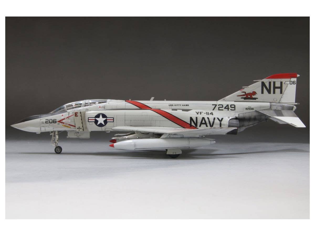 FineMolds 1/72 US Navy Jet Fighter F-4J "Aardvarks" (First Limited Special Edition) | 4536318729433