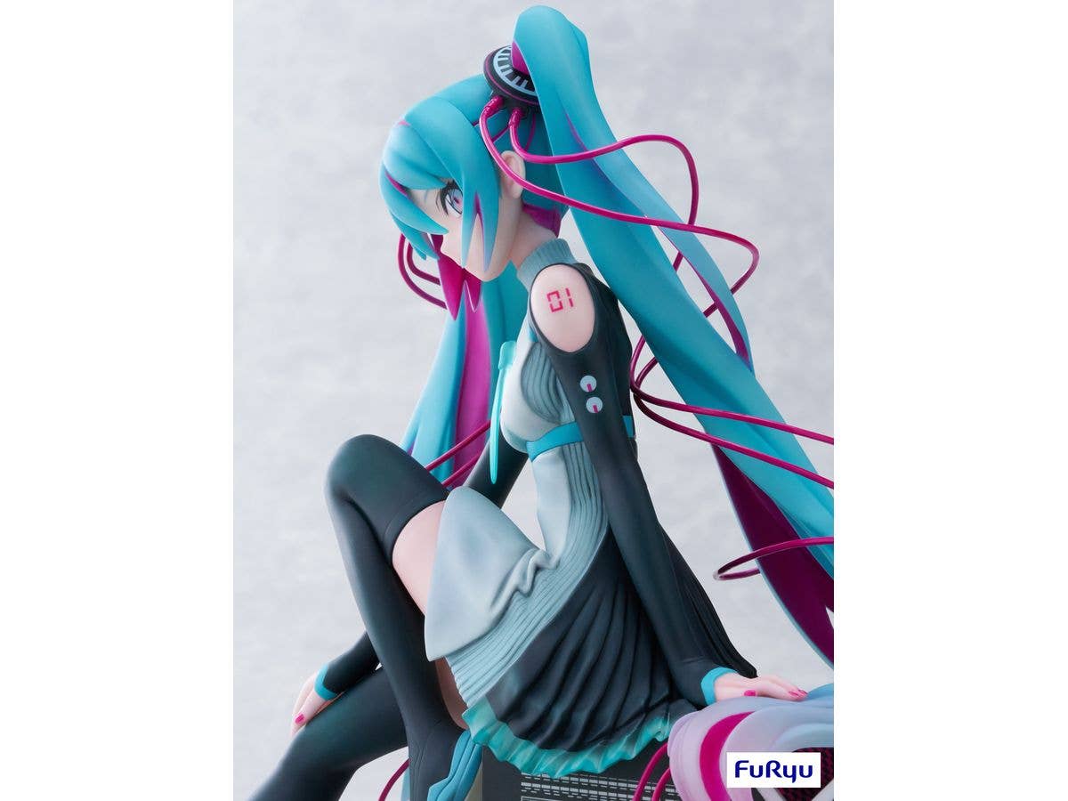 FURYU Corporation Hatsune Miku × MTV 1/7 Scale Figure | 4580736409132
