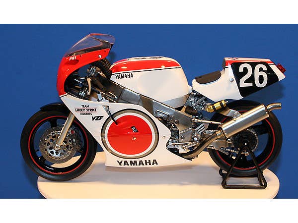 Fujimi 1/12 Yamaha YZF750 Lucky Strike Roberts | 4968728141367