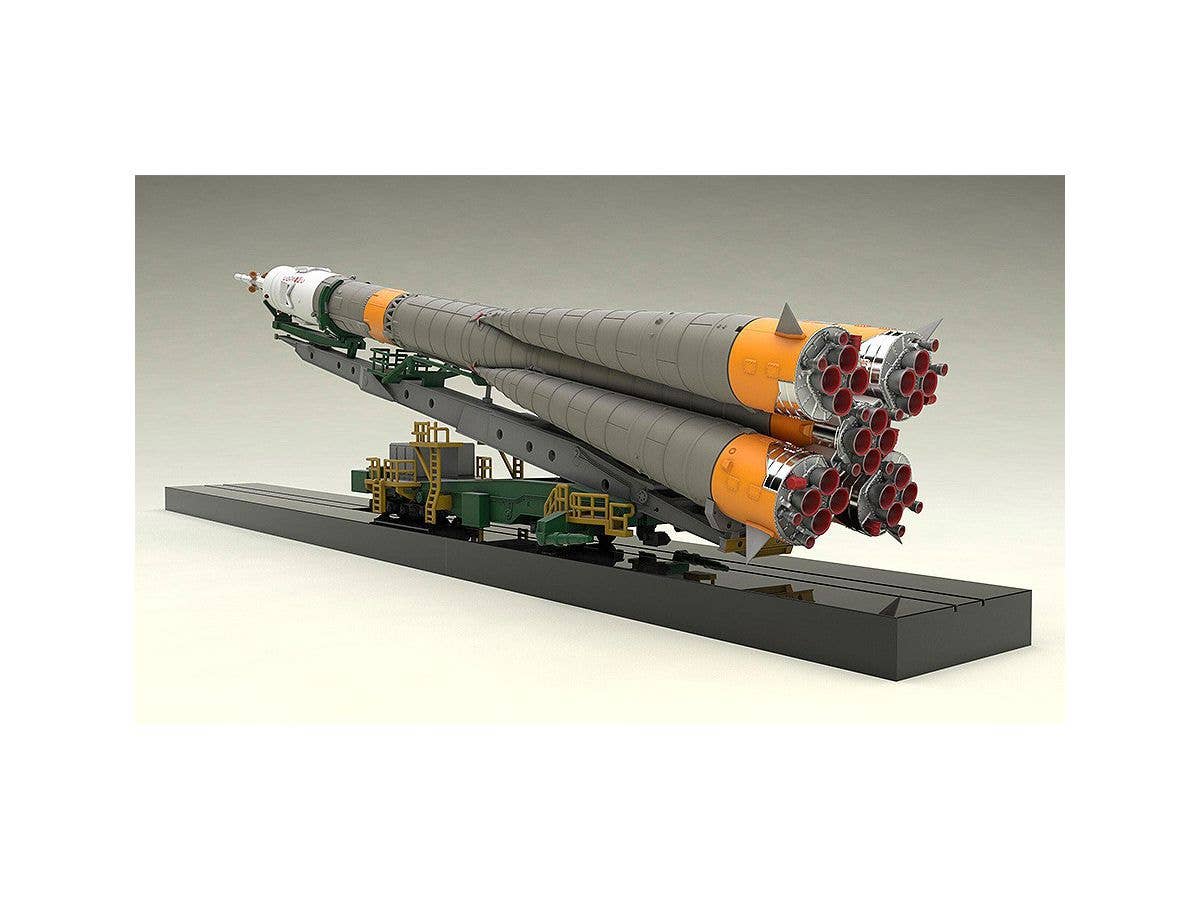 Soyuz Rocket & Transport Train (2nd Re-Run) 1/150 Scale Moderoid Model Kit | 4580590150034