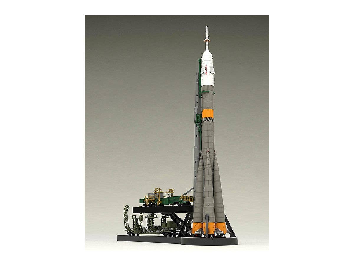 Soyuz Rocket & Transport Train (2nd Re-Run) 1/150 Scale Moderoid Model Kit | 4580590150034