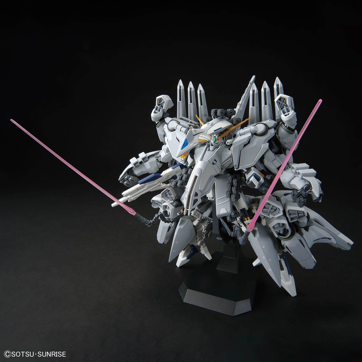 HG 1/144 Alyzeus in MS Form posed with two beam sabers