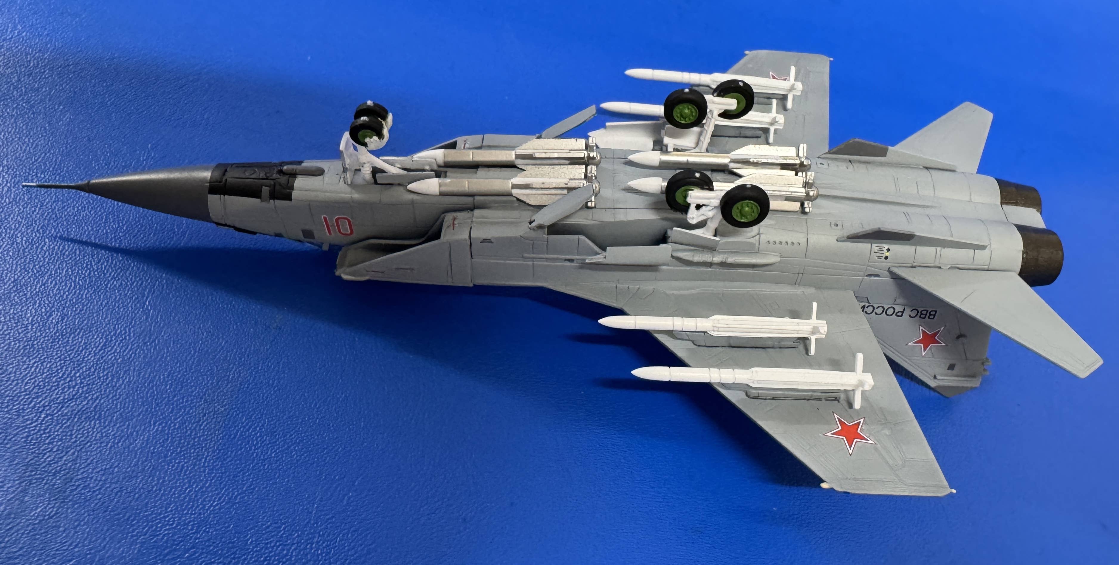 1/144 MiG-31 FOX HOUND | 4582119759643