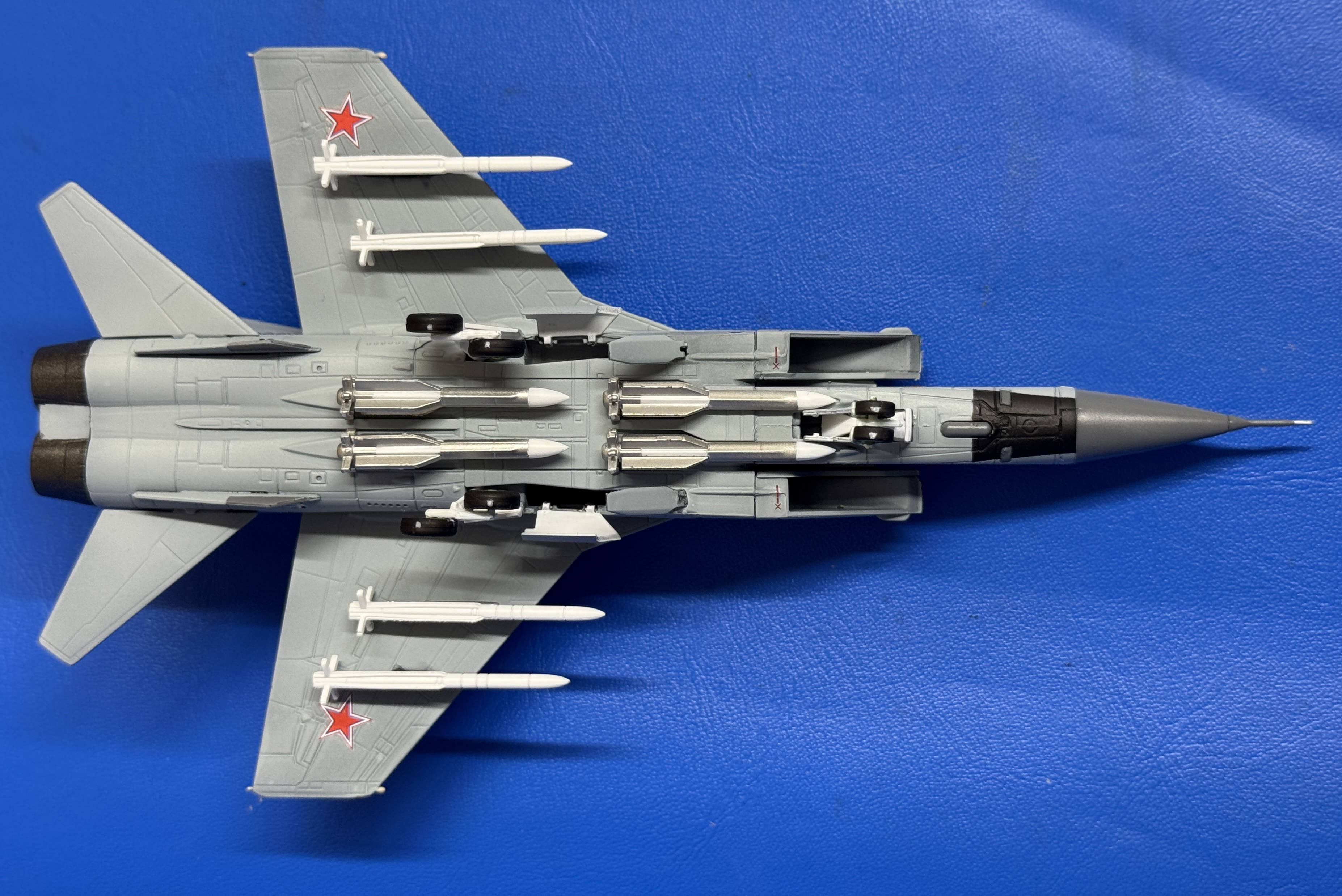 1/144 MiG-31 FOX HOUND | 4582119759643