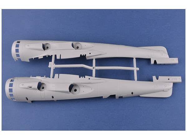 Hobby Boss 1/18 AV-8B Harrier II | 6939319218049