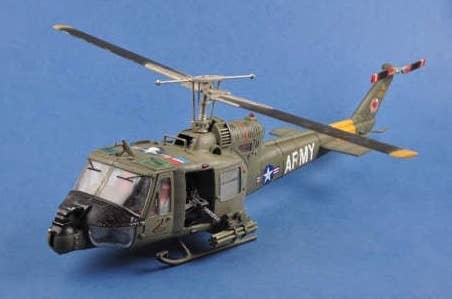 Hobby Boss 1/18 UH-1 Huey B/C | 6939319218070