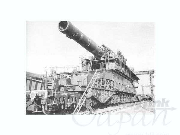 Hobby Boss 1/72 German 80cm K(E) Railway Gun 'Dora' | 6939319229113