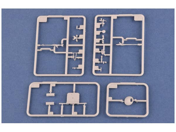 Hobby Boss 1/35 Pz.Kpfw.VI Sd.Kfz.182 Tiger II (Henschel 1944 Production) w/ Zimmerit | 6939319245311