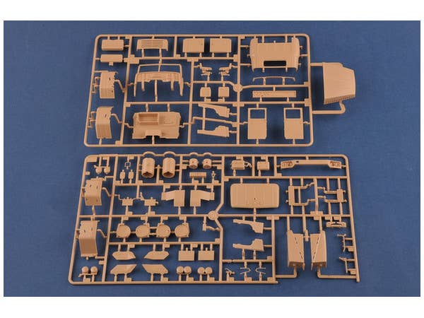 Hobby Boss 1/35 Russian KrAZ-260 Cargo Truck | 6939319255105