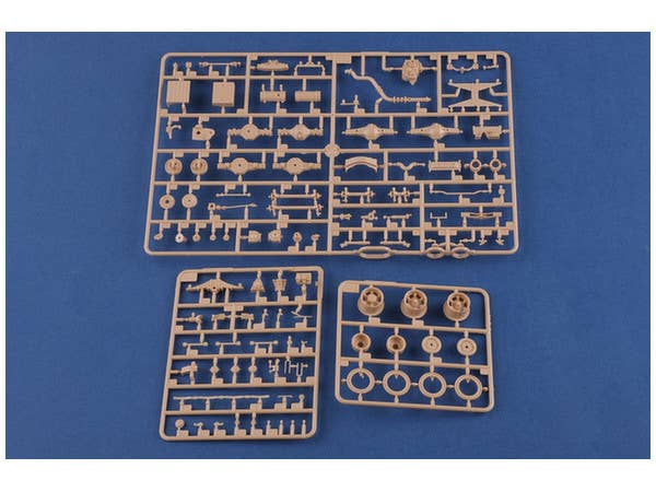 Hobby Boss 1/35 Russian KrAZ-260 Cargo Truck | 6939319255105