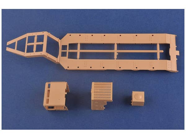 Hobby Boss 1/35 M911 C-HET w/ M747 Heavy Equipment Semi-Trailer | 6939319255198